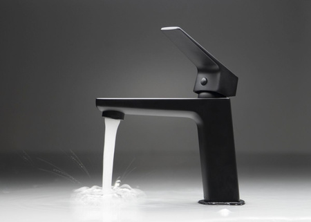 Bateria umywalkowa Deante Blur czarna innowacyjna powłoka Nero aerator typu coin-slot eleganckie matowe wykończenie