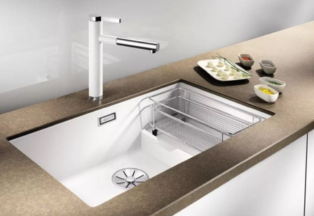 Zlewozmywak Blanco Subline 700-U Level Silgranit czarny zlew podwieszany jednokomorowy z odpływem InFino o niezwykłym designie podwieszanej komory