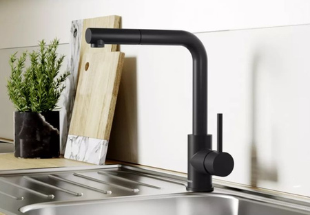 Bateria kuchenna Blanco Mila-S czarny mat bateria z praktyczną wyciąganą wylewką elegancki design minimalistyczne wykończenie