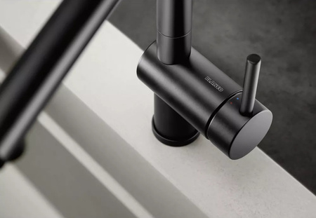 Bateria kuchenna Blanco Linus czarny mat nowoczesna bateria do zlewu minimalistyczny design duży zakres obrotu wylewki