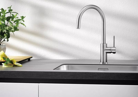 Bateria kuchenna Blanco Candor stal szczotkowana nowoczesna bateria o prostym wzornictwie pasującym do nowoczesnych kuchni