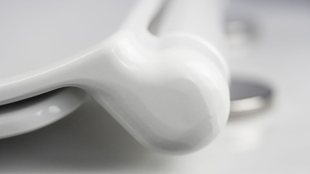 Miska WC wisząca ceramiczna Deante Hiacynt New biała miska bezkołnierzowa ułatwiająca utrzymanie czystości i higieny deska wolnoopadająca