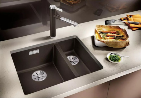 Zlewozmywak Blanco Subline 340/160-U Silgranit czarny lewa zlew podwieszany 1,5-komorowy z odpływem InFino o niezwykłym designie podwieszanej komory