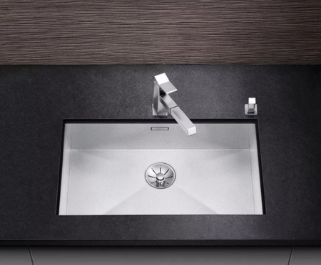 Zlewozmywak Blanco Zerox 700-U stal polerowana zlew podwieszany jednokomorowy z odpływem InFino charakterystyczna geometryczna konstrukcja