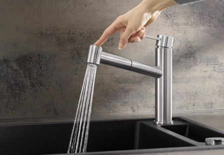 Bateria kuchenna Blanco Ambis-S stal szczotkowana z wyciąganą wylewką proste wzornictwo do nowoczesnych kuchni