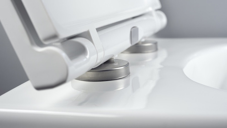 Miska WC wisząca ceramiczna Deante Jasmin biała miska bezkołnierzowa ułatwiająca utrzymanie czystości i higieny deska wolnoopadająca